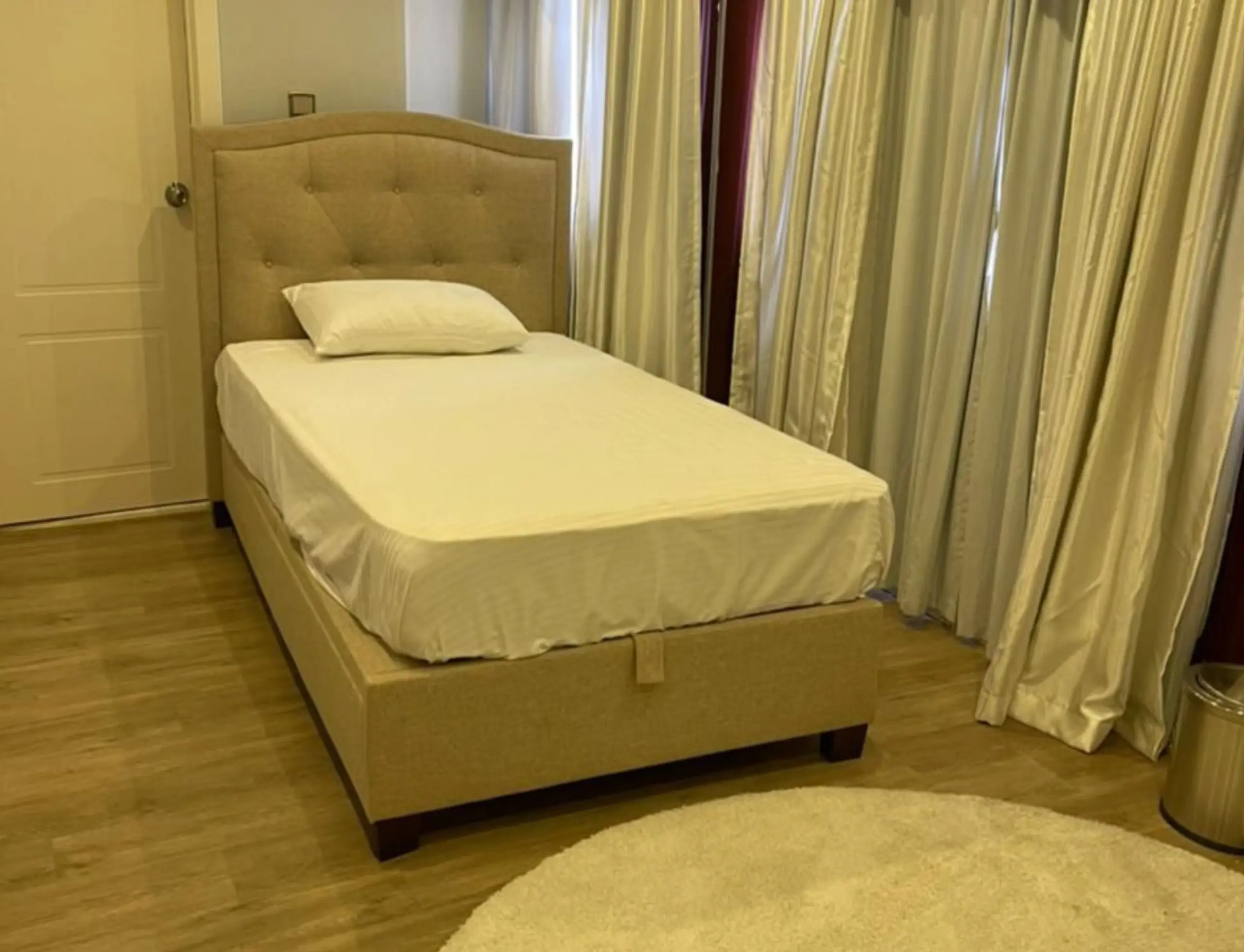 100ft yacht in dubai 3