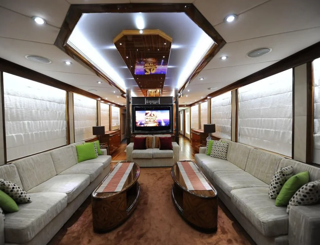 101ft yacht in dubai marina 4