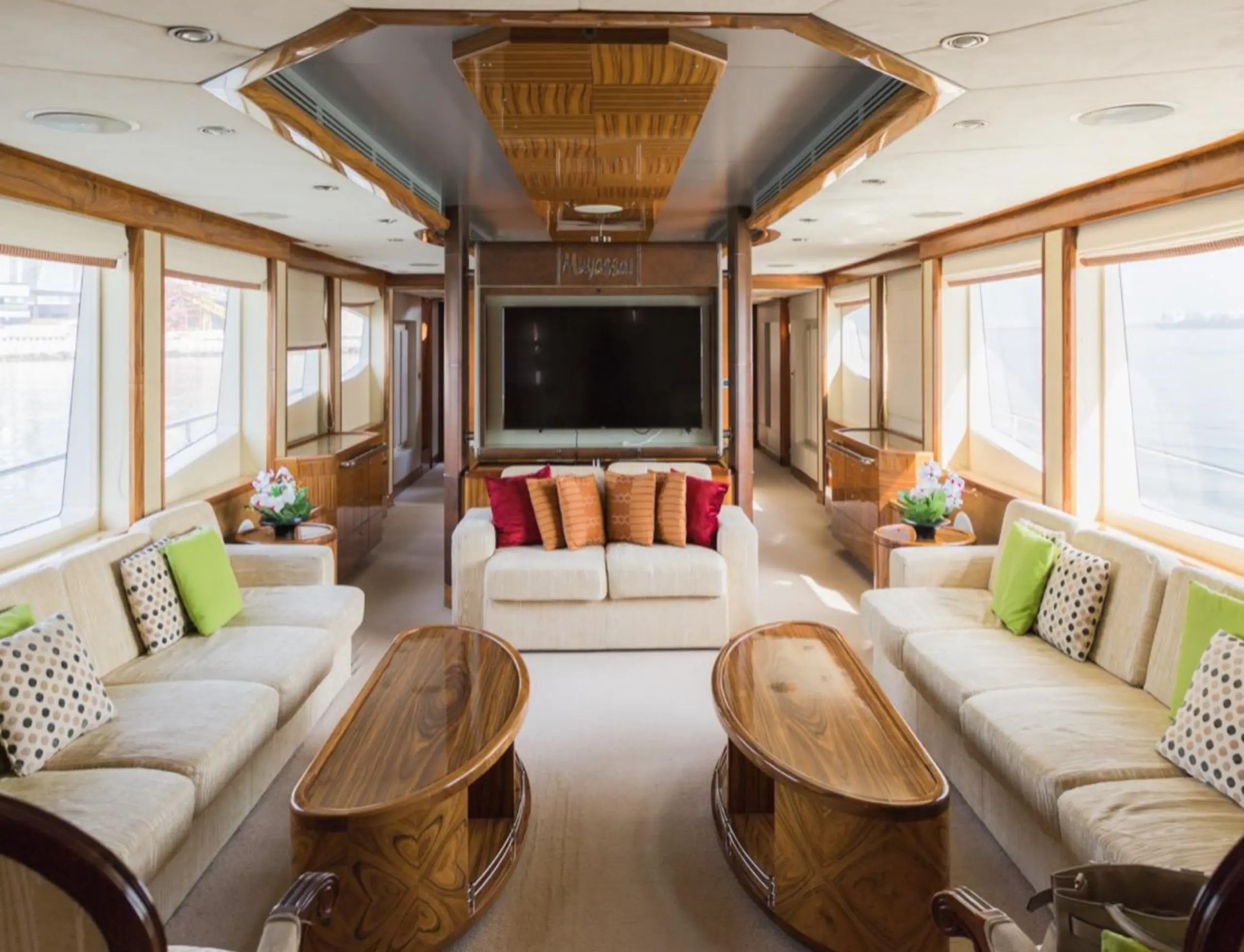 101ft yacht in dubai marina 5