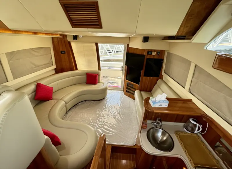 42ft yacht dubai marina 3