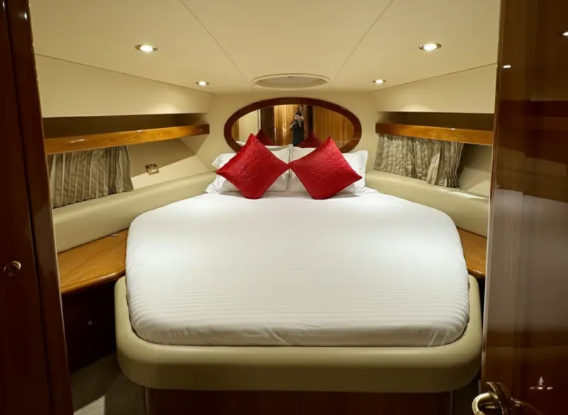 42ft yacht dubai marina 4