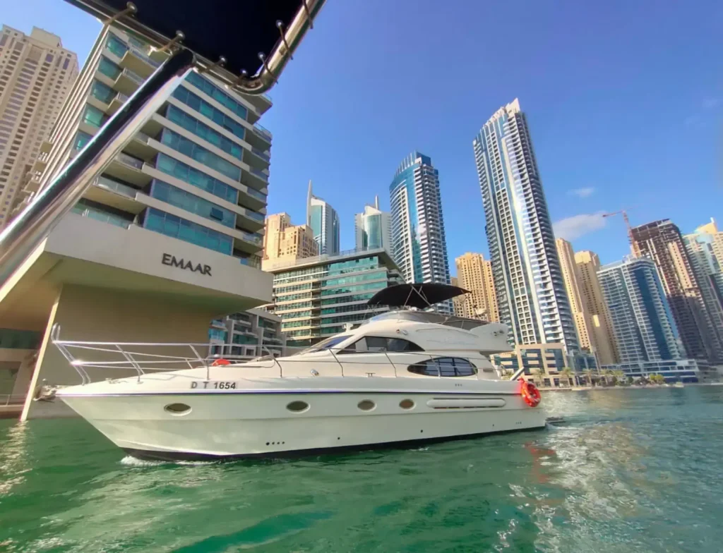 55ft yacht in dubai marina 1