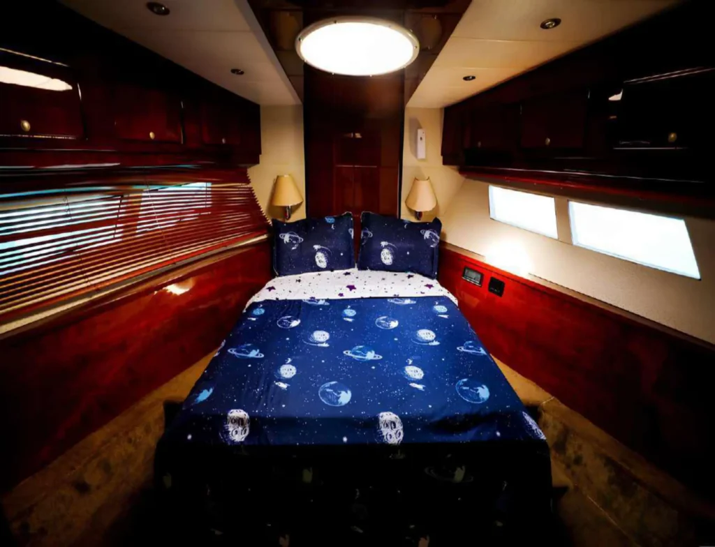 65ft yacht in dubai marina 3